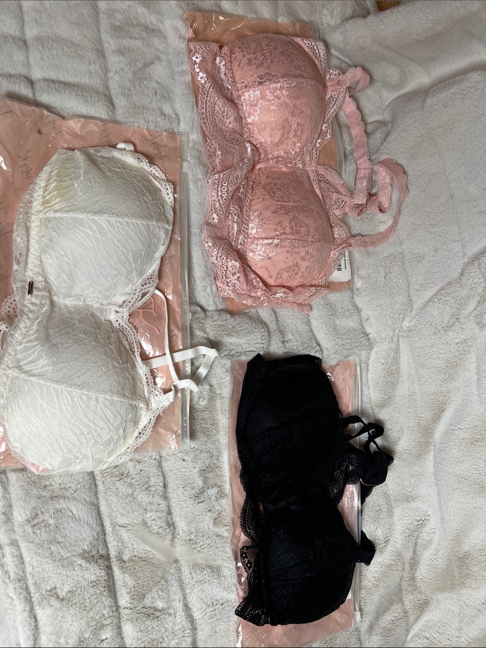 Everyday Lace Push-Up Bra in Pink, White & Black